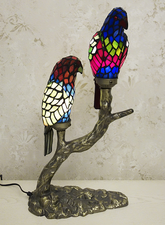 Светильник тиффани с попугаями настольная лампаRCN
