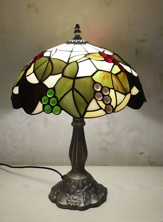 Лампа тиффани с листьями и